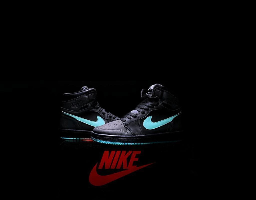 Jordan Retro 1 Negro Tiffany